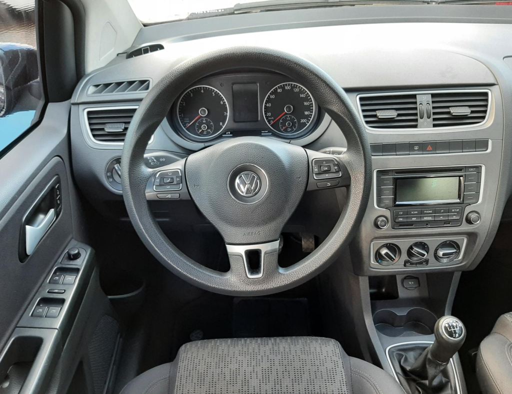 Volkswagen Fox 1.0 Gii Flex 4 Portas Modelo 2014 imagem 15