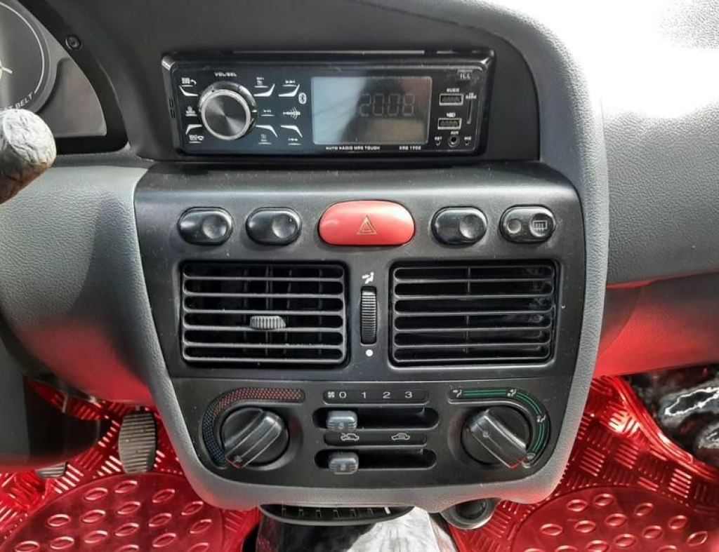 Fiat Palio Fire Ex 1.0 4 Portas Modelo 2000 imagem 14