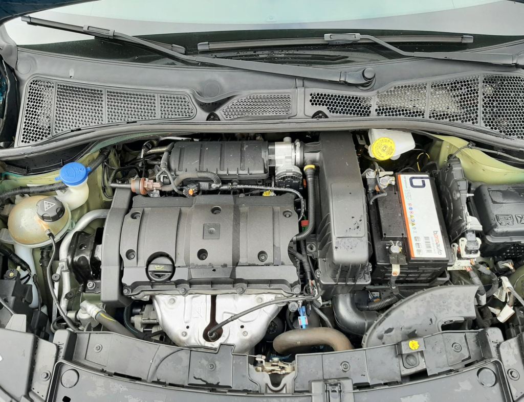 Citroen C4 Cactus Feel Pack 1.6 Automatico Flex 4 Portas Modelo 2020 imagem 18