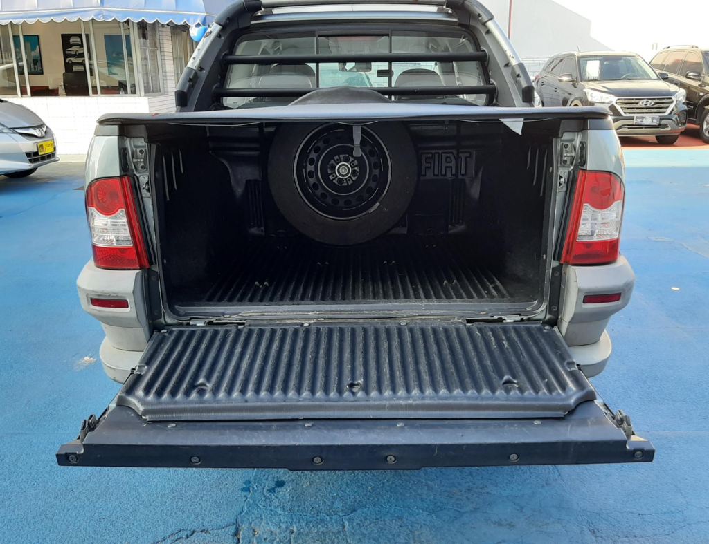 Fiat Strada Adventure Cd 1.8 Automatica Flex Modelo 2012 imagem 9