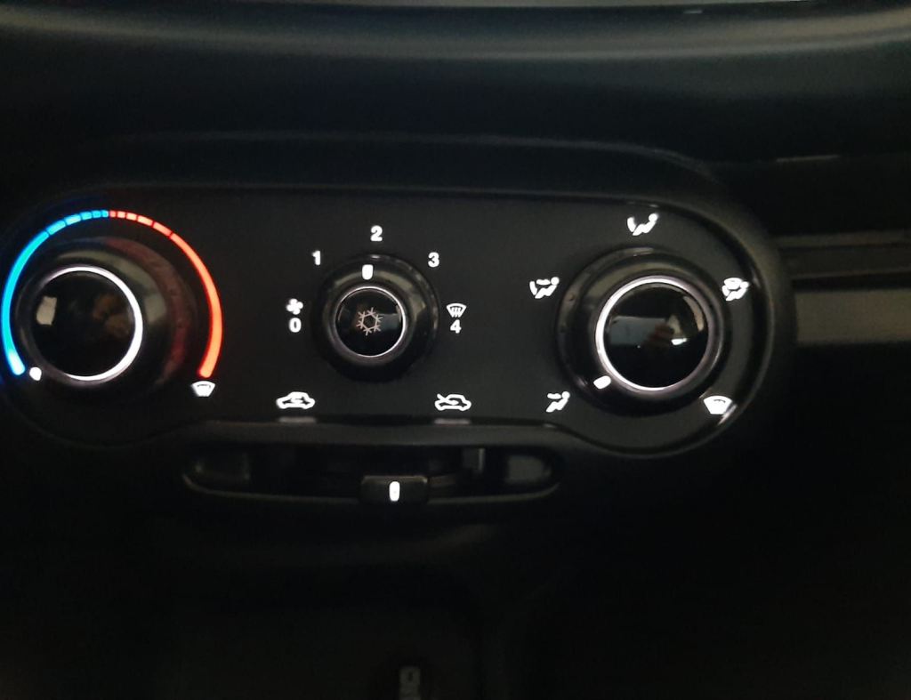 Fiat Uno Attractive 1.0 Flex 4 Portas Modelo 2021 imagem 20