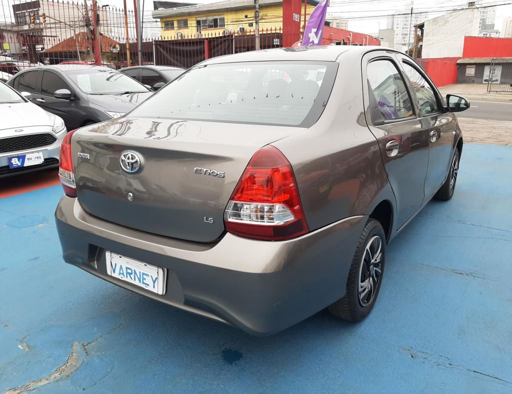 Toyota Etios Sedan X 1.5 Flex 4 Portas Modelo 2019 imagem 8