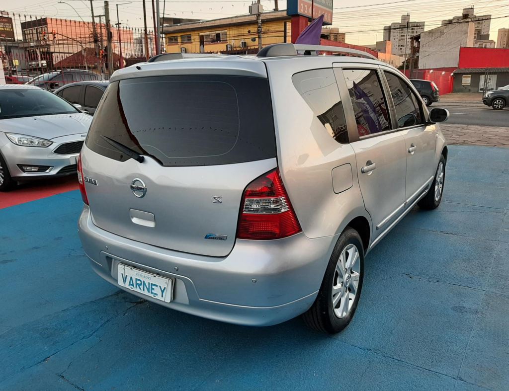 Nissan Livina S 1.8 Automatica Flex 4 Portas Modelo 2014 imagem 7