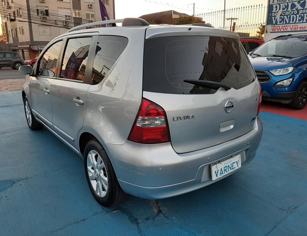 Nissan Livina S 1.8 Automatica Flex 4 Portas Modelo 2014 imagem 8
