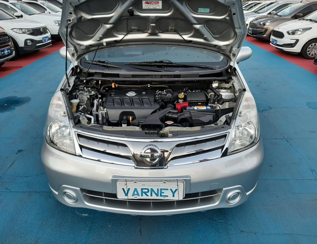 Nissan Livina S 1.8 Automatica Flex 4 Portas Modelo 2014 imagem 11