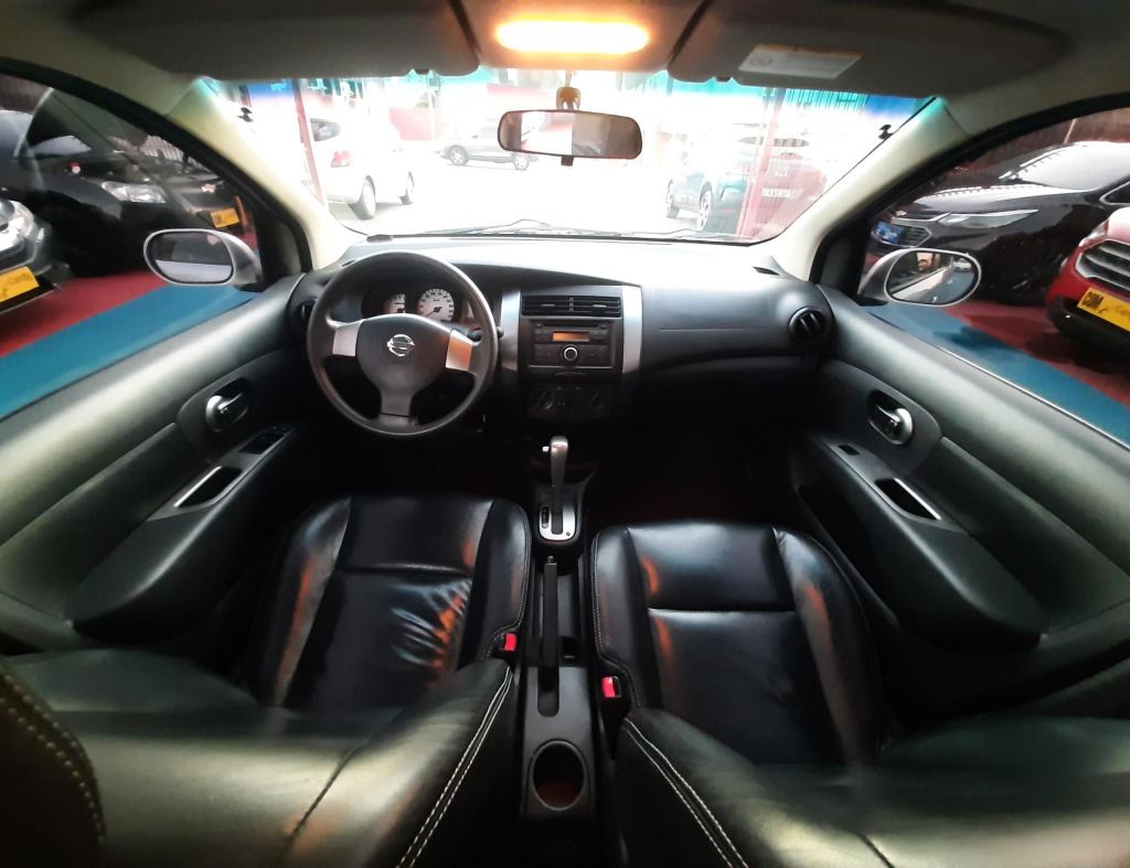 Nissan Livina S 1.8 Automatica Flex 4 Portas Modelo 2014 imagem 13
