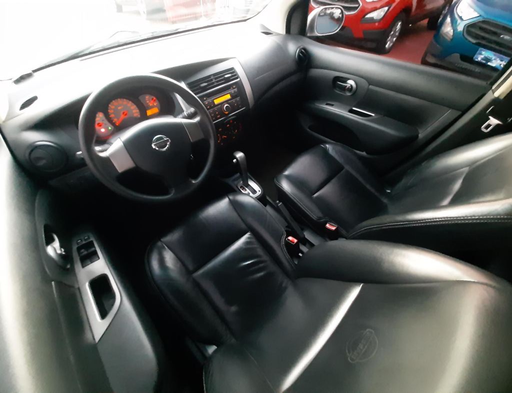 Nissan Livina S 1.8 Automatica Flex 4 Portas Modelo 2014 imagem 14