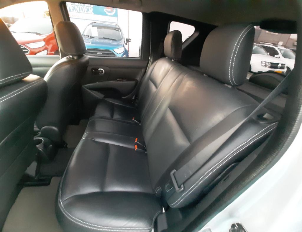 Nissan Livina S 1.8 Automatica Flex 4 Portas Modelo 2014 imagem 15