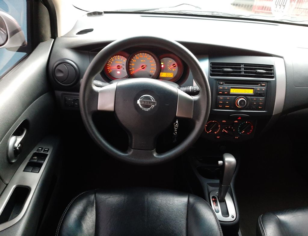 Nissan Livina S 1.8 Automatica Flex 4 Portas Modelo 2014 imagem 16