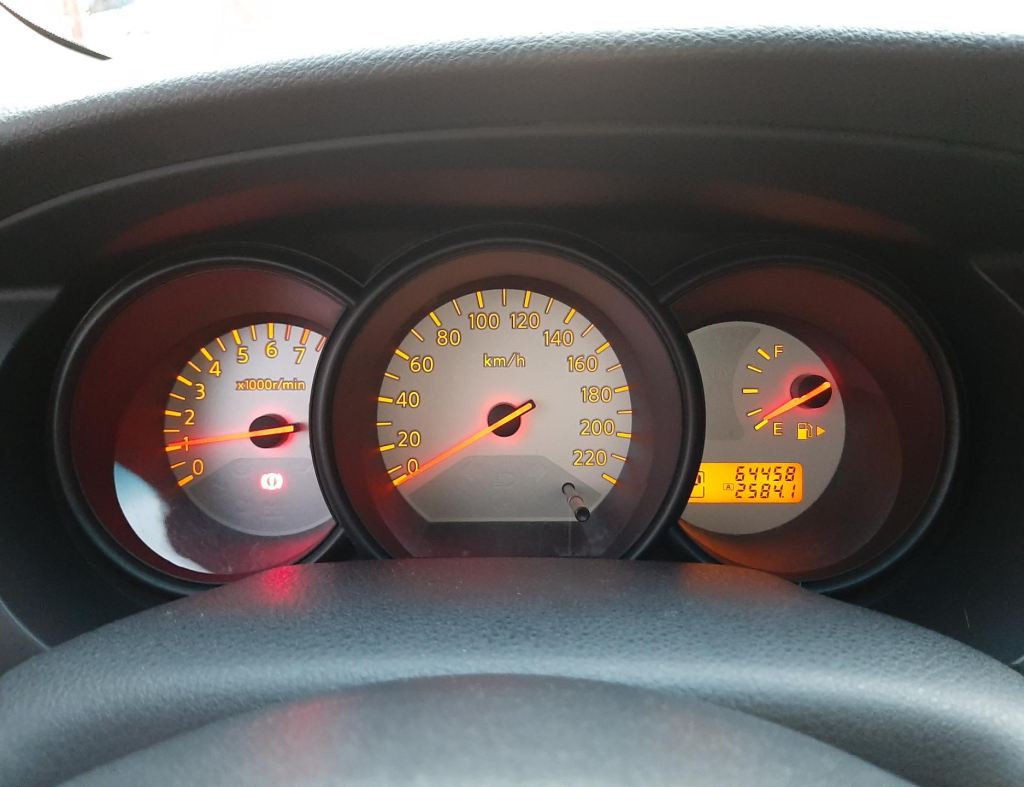 Nissan Livina S 1.8 Automatica Flex 4 Portas Modelo 2014 imagem 17