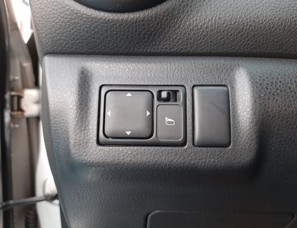 Nissan Livina S 1.8 Automatica Flex 4 Portas Modelo 2014 imagem 19