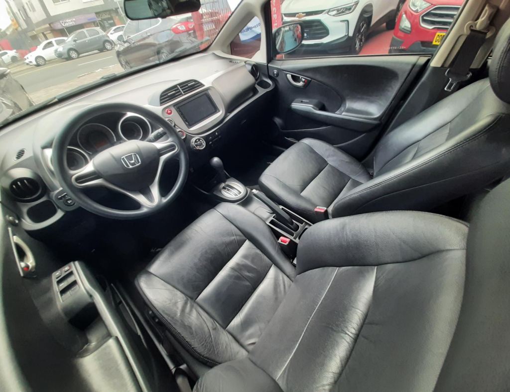 Honda Fit Cx 1.4 Automatico Flex 4 Portas Modelo 2014 imagem 13