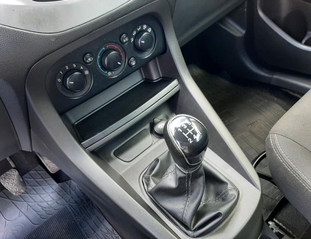 Ford Ka Hatch Se 1.0 Flex 4 Portas Modelo 2018 imagem 19