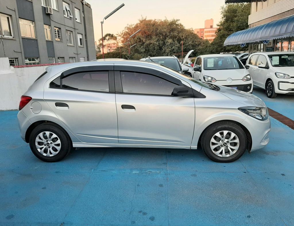 Chevrolet Onix Joy 1.0 Flex 4 Portas Modelo 2019 imagem 3