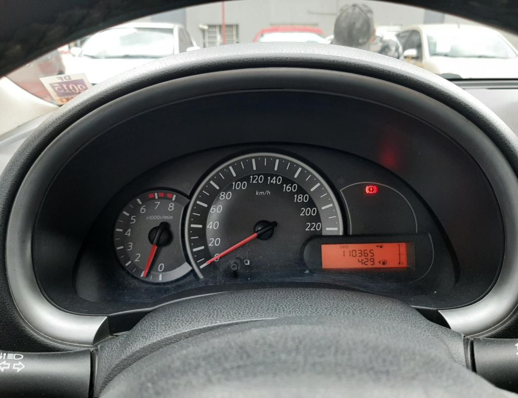 Nissan March S 1.0 Flex 4 Portas Modelo 2013 imagem 15