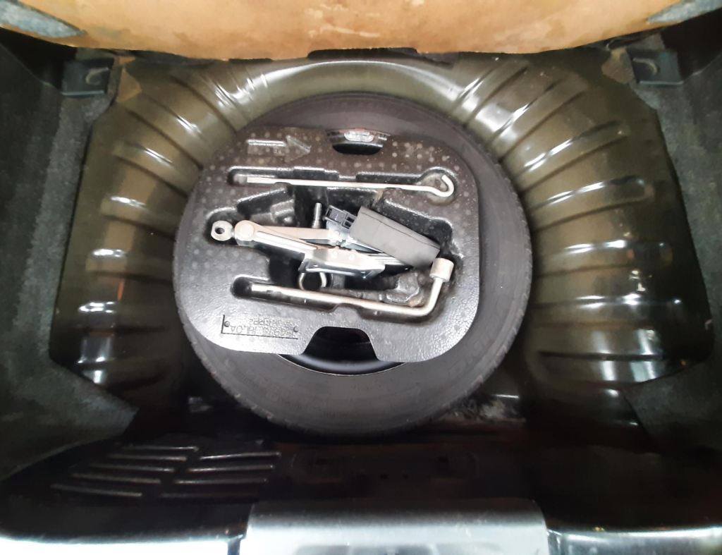 Nissan March S 1.0 Flex 4 Portas Modelo 2013 imagem 18