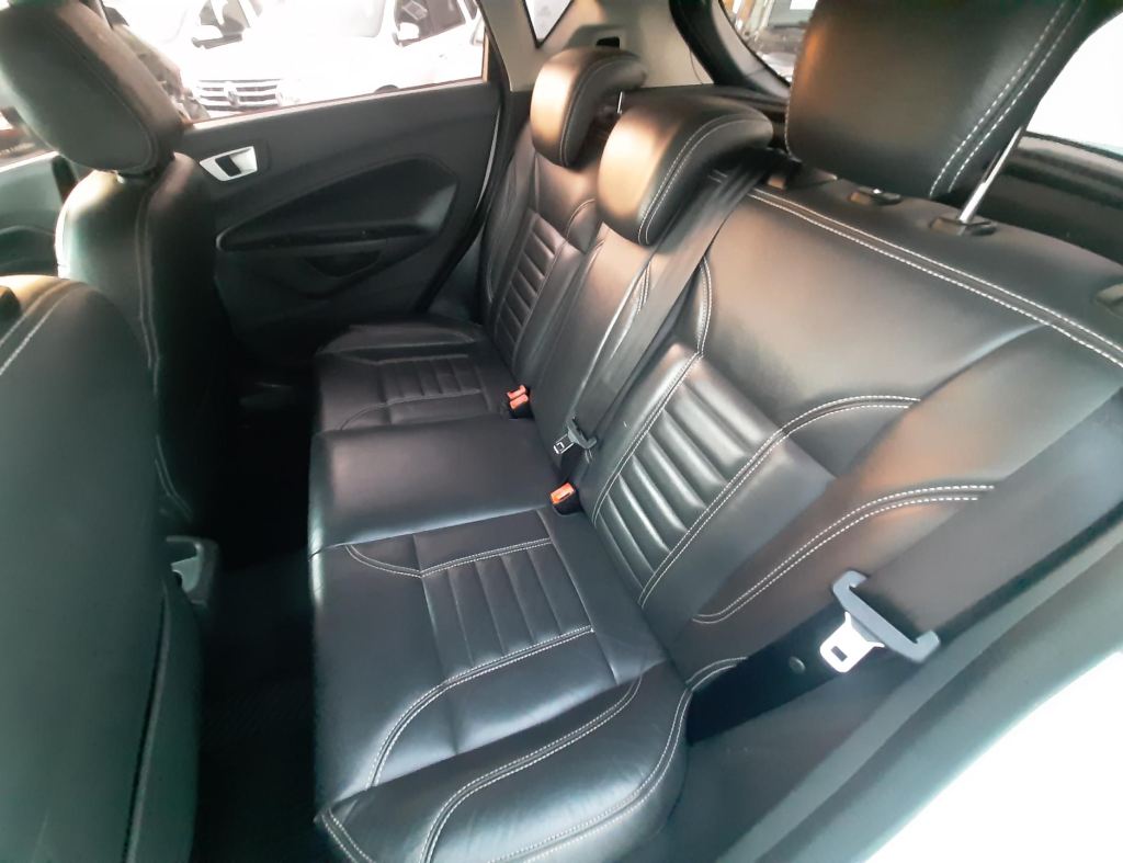 Ford New Fiesta Hatch Sel 1.6 Automatico Flex 4 Portas Modelo 2017 imagem 15