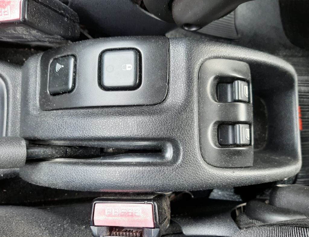 Peugeot 207 Xr 1.6 Automatico Flex 4 Portas Modelo 2009 imagem 21