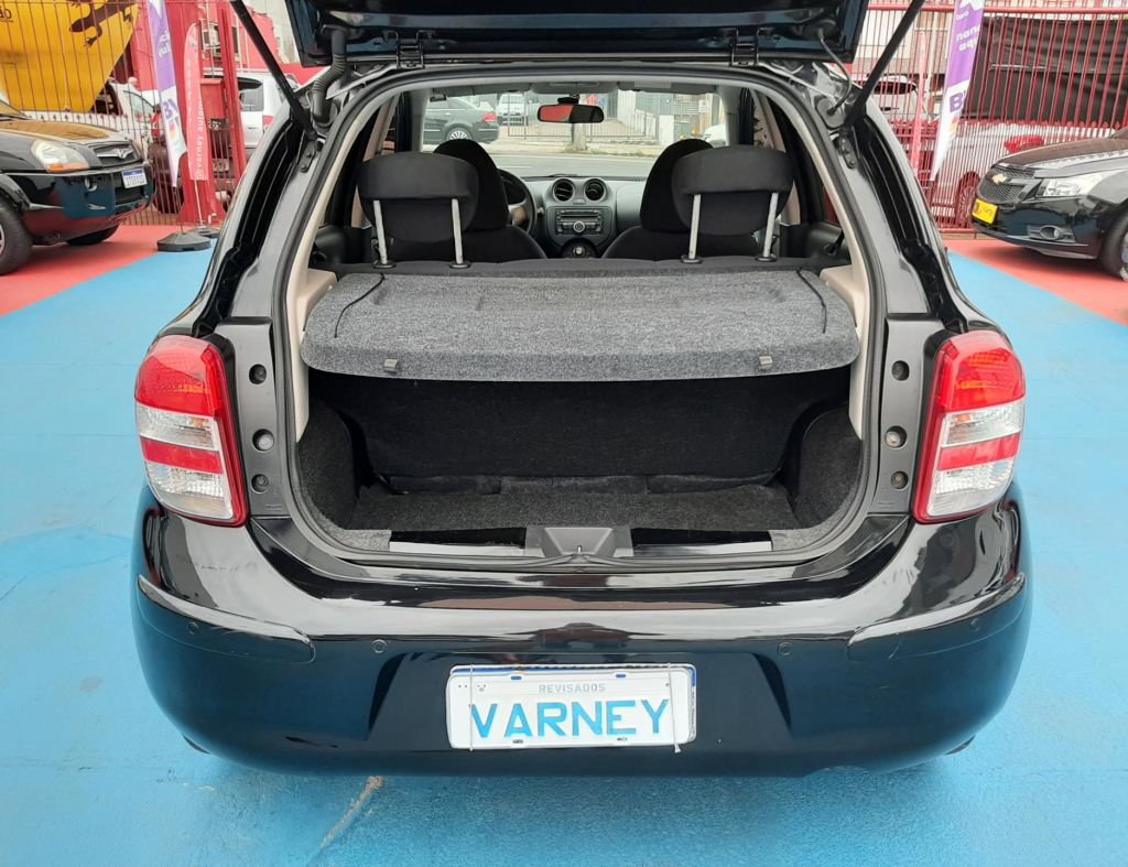 Nissan March Sv 1.6 Flex 4 Portas Modelo 2014 imagem 9