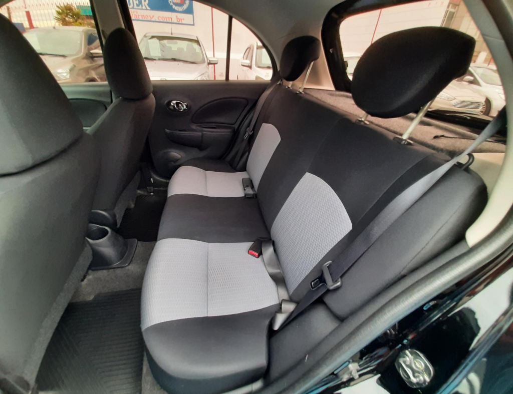 Nissan March Sv 1.6 Flex 4 Portas Modelo 2014 imagem 15