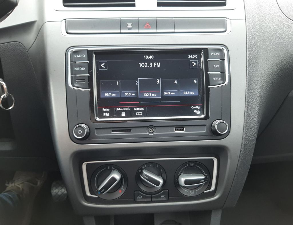 Volkswagen Fox Connect 1.0 Flex 4 Portas Modelo 2020 imagem 19