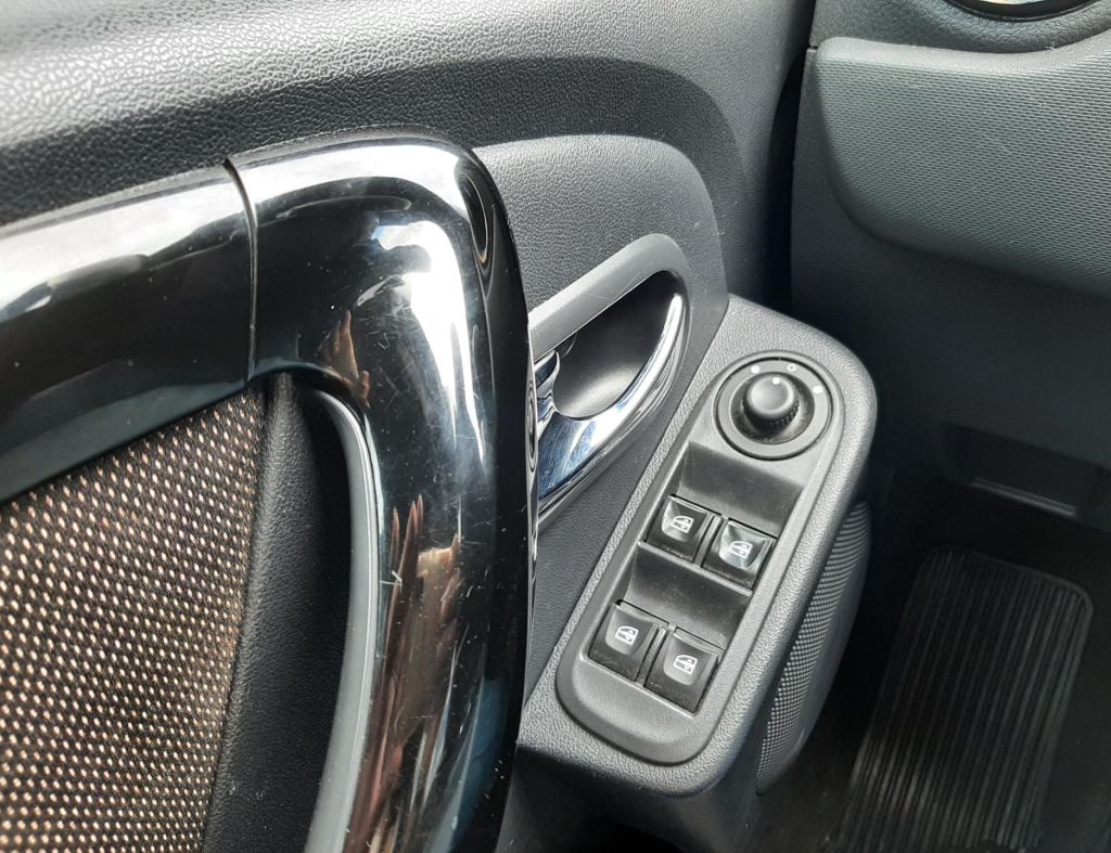 Renault Duster 2.0 Dinamique Automatico Fdlex 4 Portas Modelo 2017 imagem 17