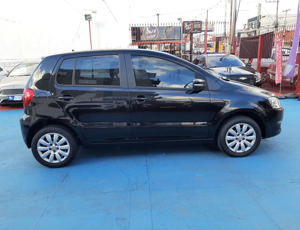 Volkswagen Fox 1.0 Gii Flex 4 Portas Modelo 2014 imagem 3