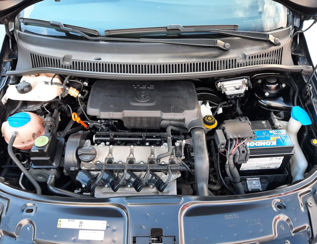 Volkswagen Fox 1.0 Gii Flex 4 Portas Modelo 2014 imagem 11