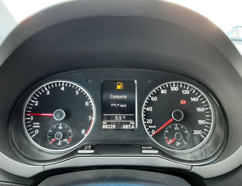 Volkswagen Fox 1.0 Gii Flex 4 Portas Modelo 2014 imagem 17