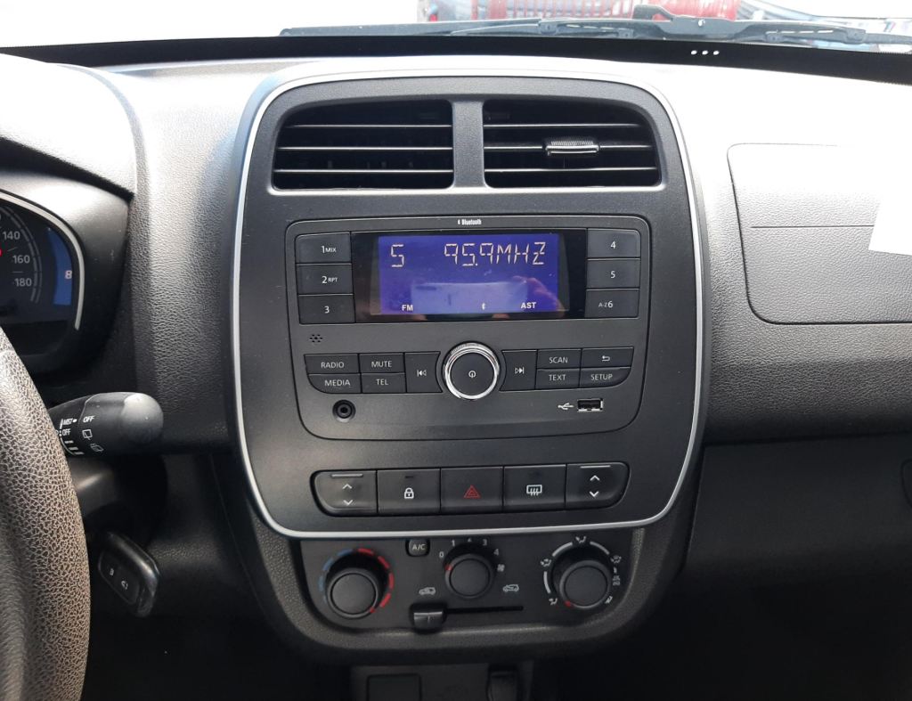 Renault Kwid Zen 1.0 Flex 4 Portas Modelo 2020 imagem 14