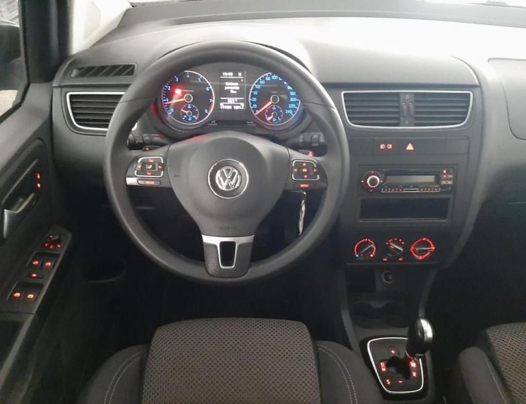 Volkswagen Spacefox Highline 1.6 Flex 4 Portas Modelo 2011 imagem 15