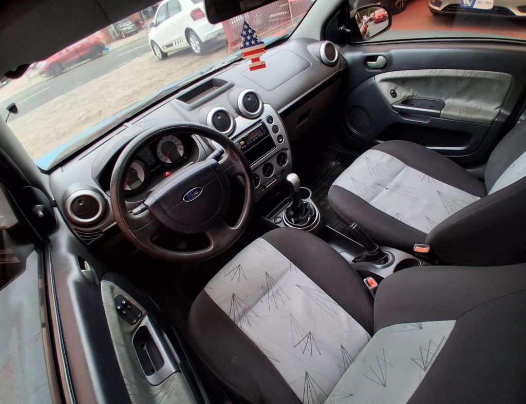 Ford Fiesta Hatch 1.0 Flex 4 Portas Modelo 2009 imagem 13