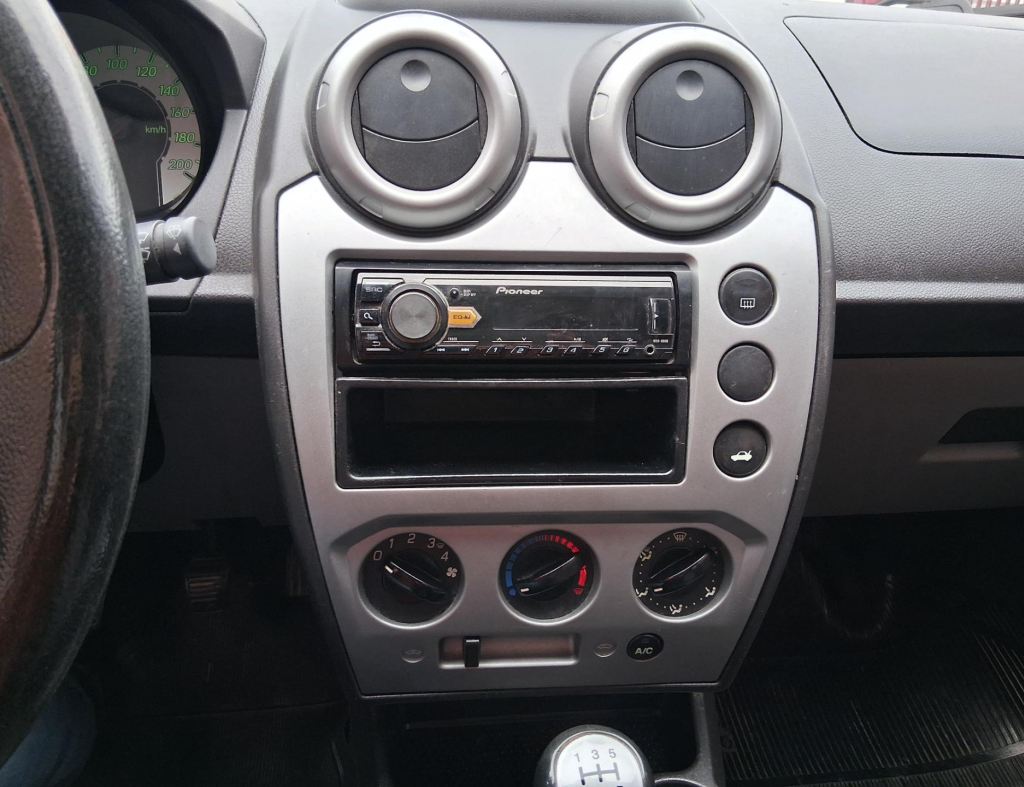 Ford Fiesta Hatch 1.0 Flex 4 Portas Modelo 2009 imagem 16