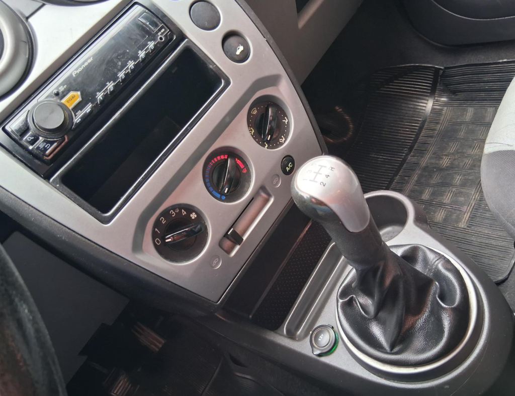 Ford Fiesta Hatch 1.0 Flex 4 Portas Modelo 2009 imagem 17