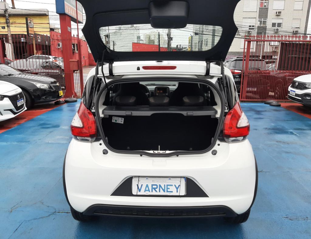 Fiat Mobi Trekking 1.0 Flex 4 Portas Modelo 2024 imagem 9