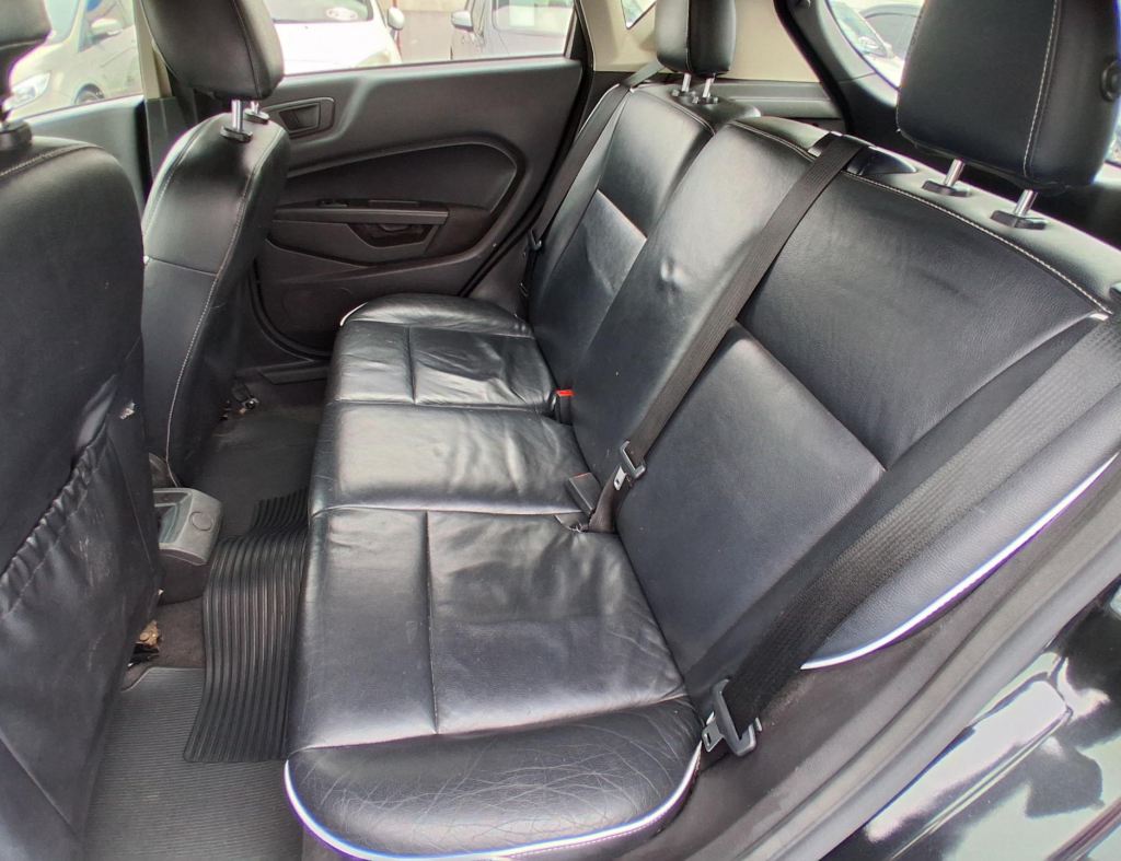 Ford New Fiesta Hatch Se 1.6 Flex 4 Portas Modelo 2012 imagem 13