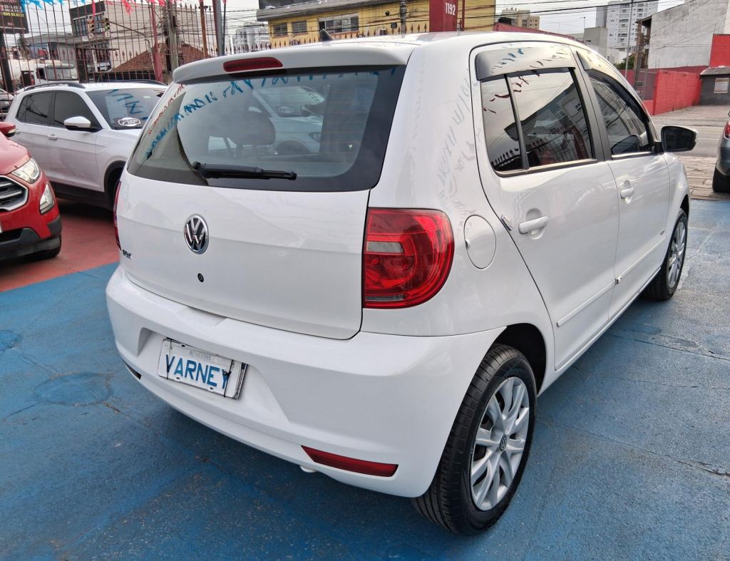 Volkswagen Fox Trend Gii 1.0 Flex 4 Portas Modelo 2014 imagem 5