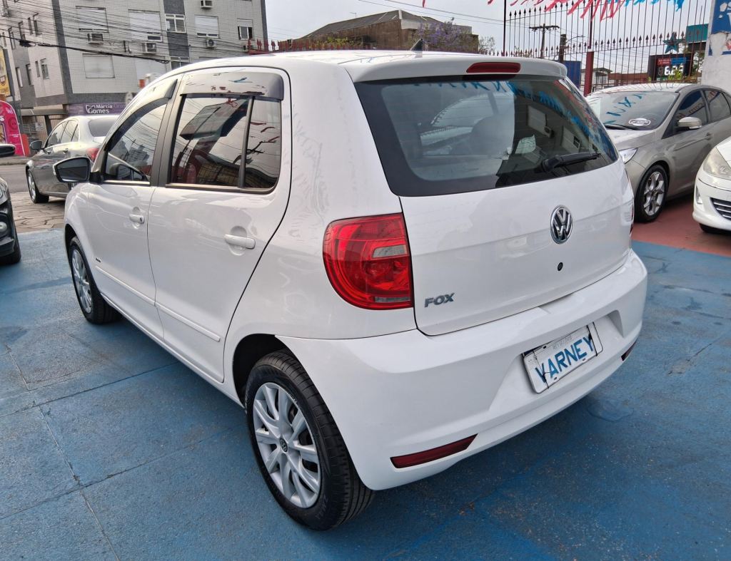 Volkswagen Fox Trend Gii 1.0 Flex 4 Portas Modelo 2014 imagem 6