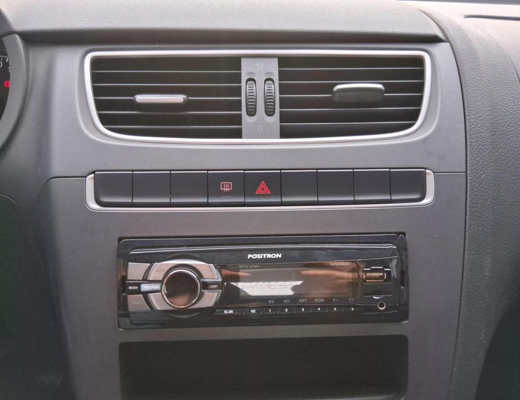 Volkswagen Fox Trend Gii 1.0 Flex 4 Portas Modelo 2014 imagem 17