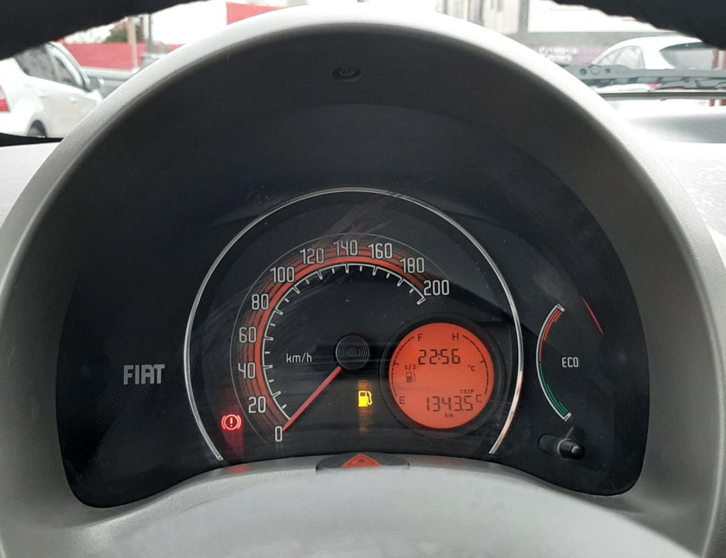 Fiat Uno Vivace 1.0 2 Portas Flex Modelo 2014 imagem 18