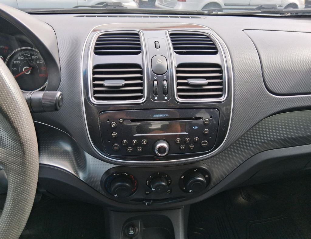 Fiat Grand Siena Attractive 1.4 Flex 4 Portas Modelo 2014 imagem 16