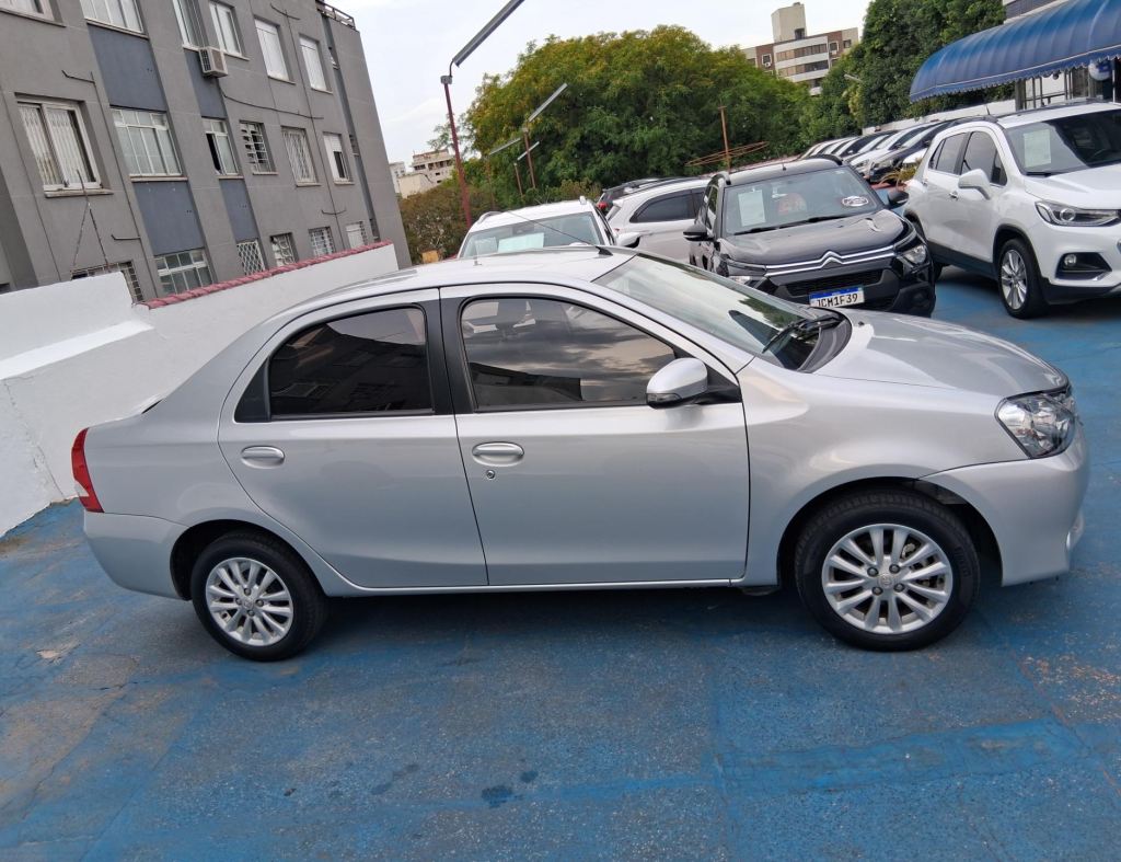 Toyota Etios Sedan Xls 1.5 Flex 4 Portas Modelo 2016 imagem 3