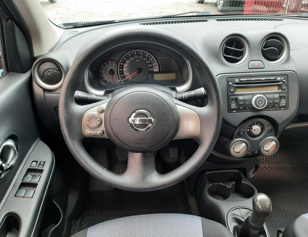 Nissan March Sv 1.6 Flex 4 Portas Modelo 2014 imagem 17