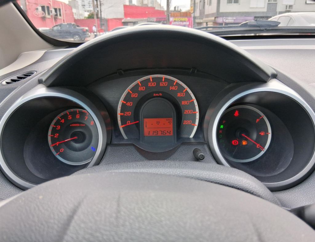 Honda Fit Lx 1.4 Automatico Flex 4 Portas Modelo 2013 imagem 17