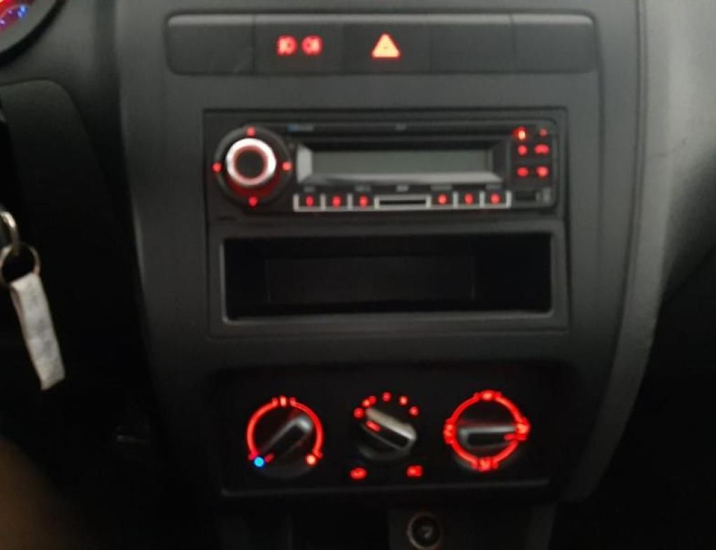 Volkswagen Spacefox Highline 1.6 Flex 4 Portas Modelo 2011 imagem 17