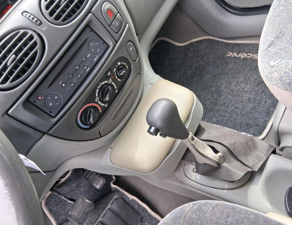 Renault Scenic Expression 1.6 Automatica 4 Portas Modelo 2008 imagem 20