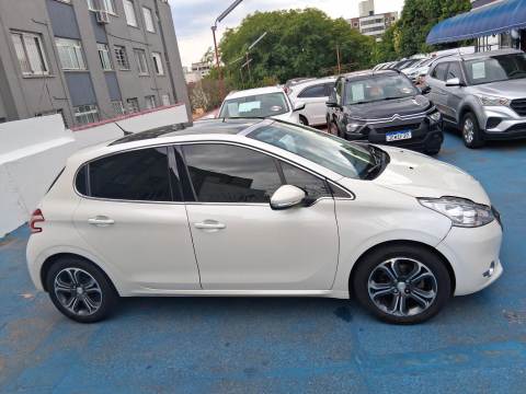 Peugeot 208 Griffe 1.6 Automatico 4 Portas Flex Modelo 2014