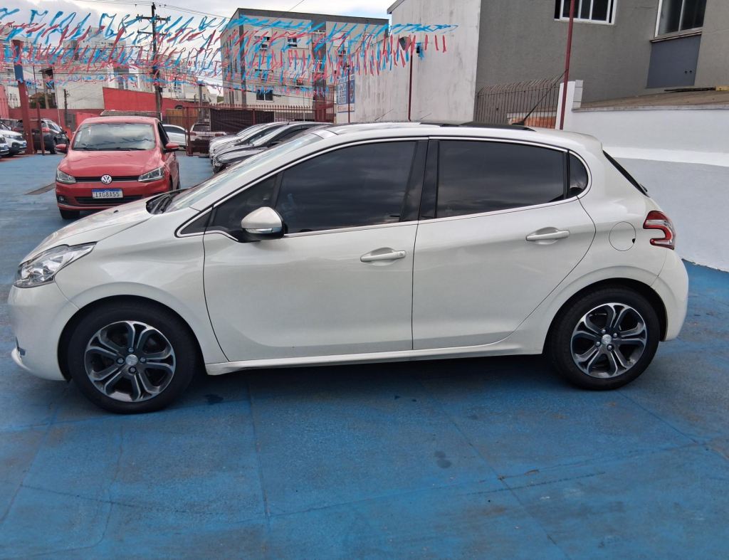 Peugeot 208 Griffe 1.6 Automatico 4 Portas Flex Modelo 2014 imagem 2