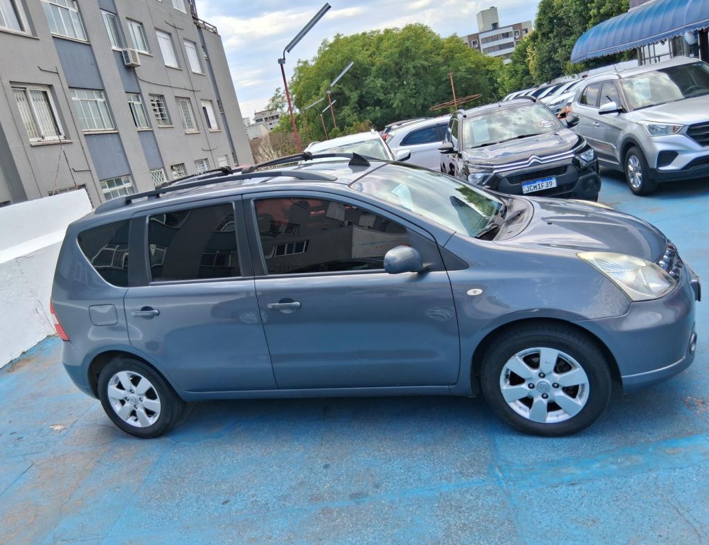 Nissan Livina Sl 1.8 Automatica Flex 4 Portas Modelo 2012 imagem 3