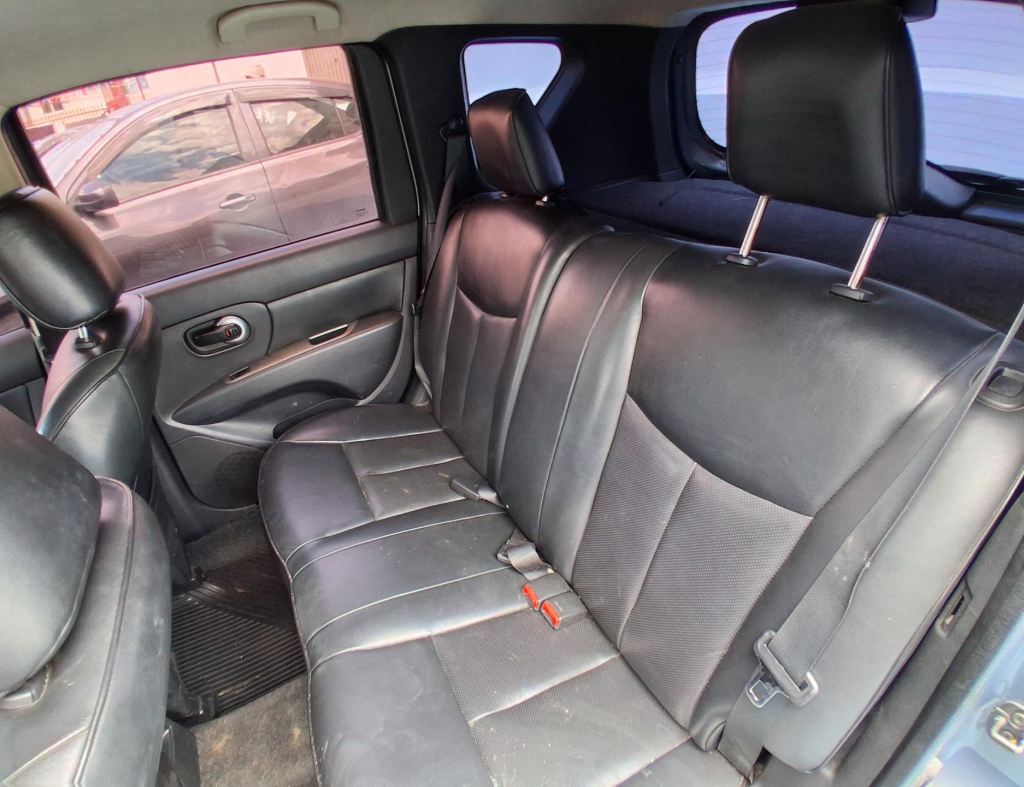 Nissan Livina Sl 1.8 Automatica Flex 4 Portas Modelo 2012 imagem 12